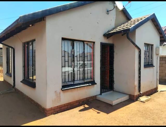 2 BEDROOM HOUSE FOR SALE IN PROTEA GLEN